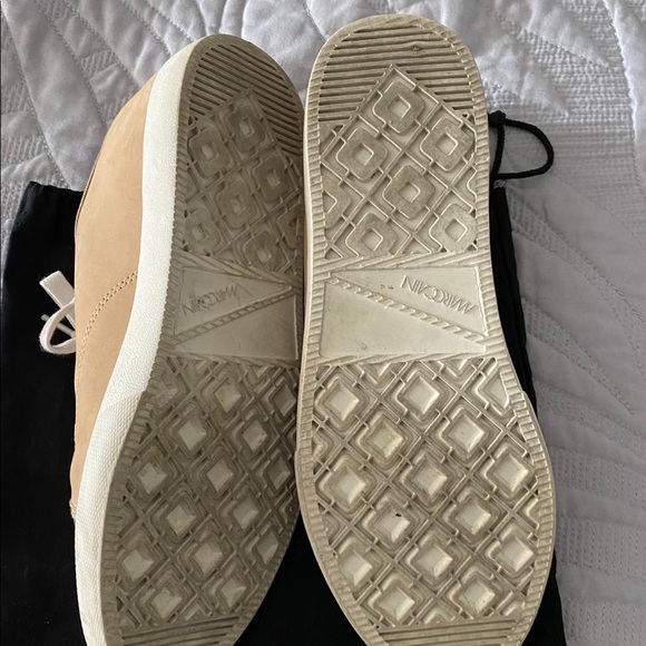 Womens sneakers - Picture 2 of 3